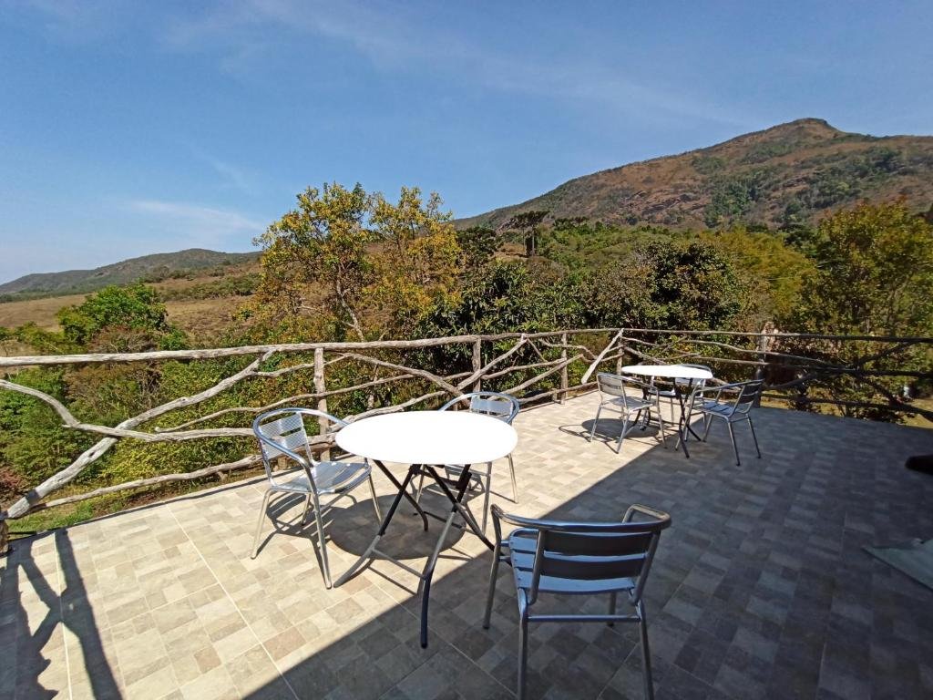 Área de café da Aqua Montis Pousada em Aiuruoca.