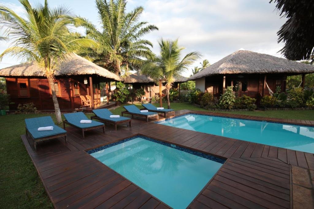 Vista da piscina do Atins Charme Chalés em onde ficar na Rota das Emoções.