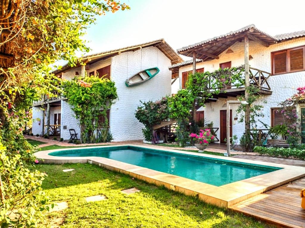 Vista da piscina da Pousada Barra del Mundo em Barra Grande no Piauí. 