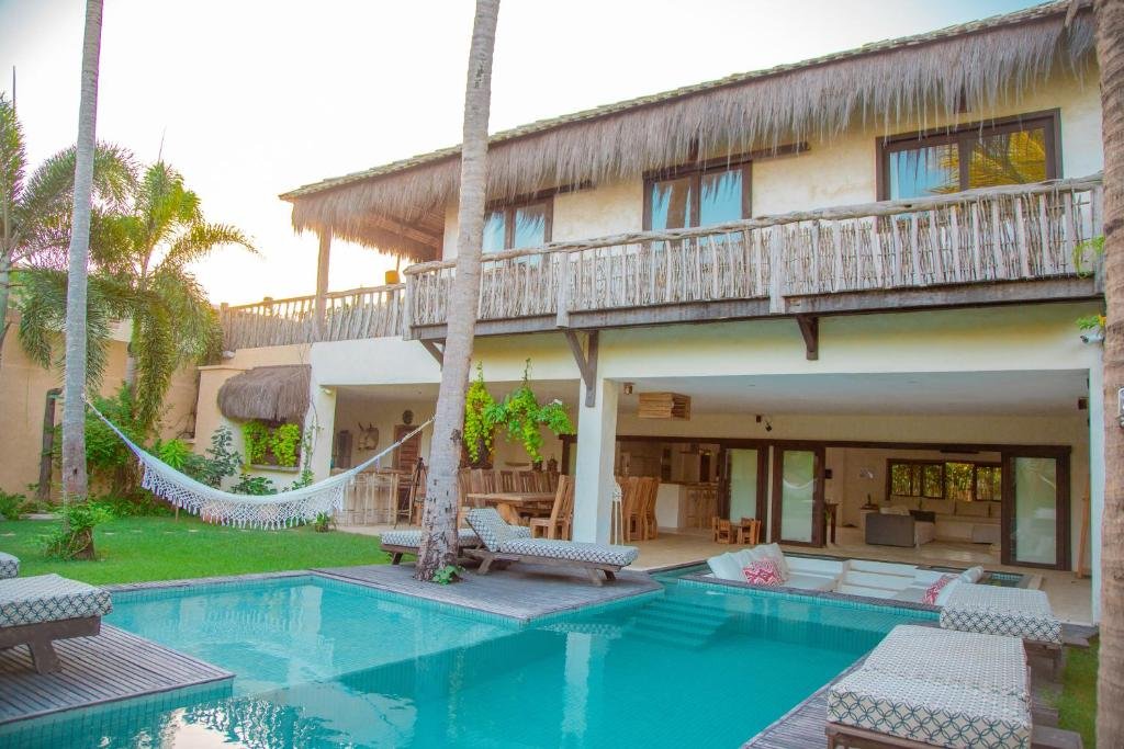 Vista da piscina da Casa Elea em onde ficar na Rota das Emoções