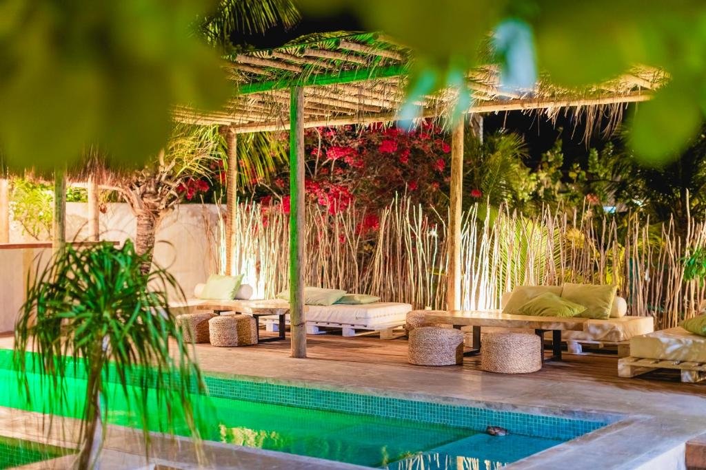 Vista da piscina da La Cozinha Bungalow no Litoral do Piaúi.