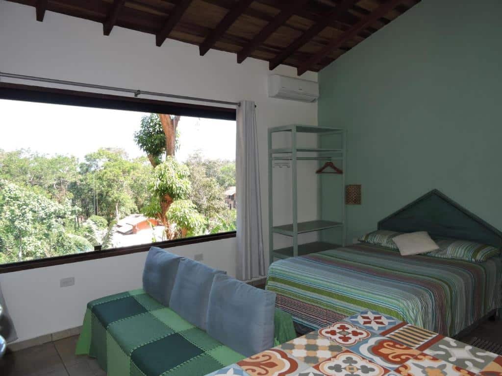 Vista do quarto Estudio, em Ubatuba na Praia Vermelha do Centro.