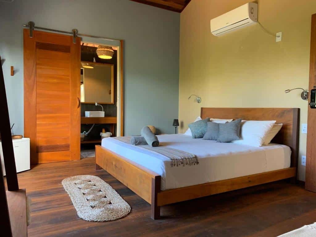 Quarto amplo da Vila das Águas.
